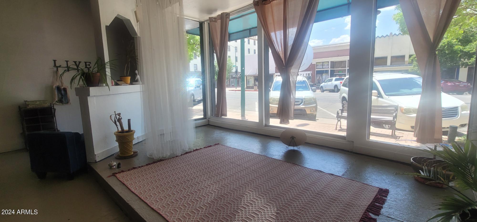 Douglas - Commercial Sale