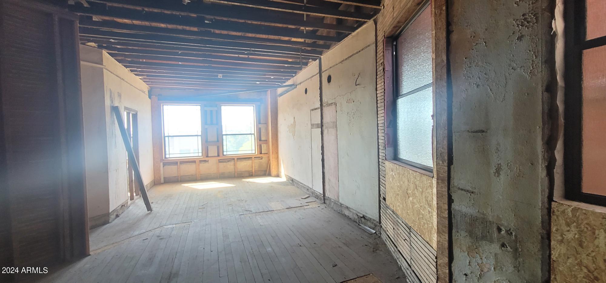 Douglas - Commercial Sale