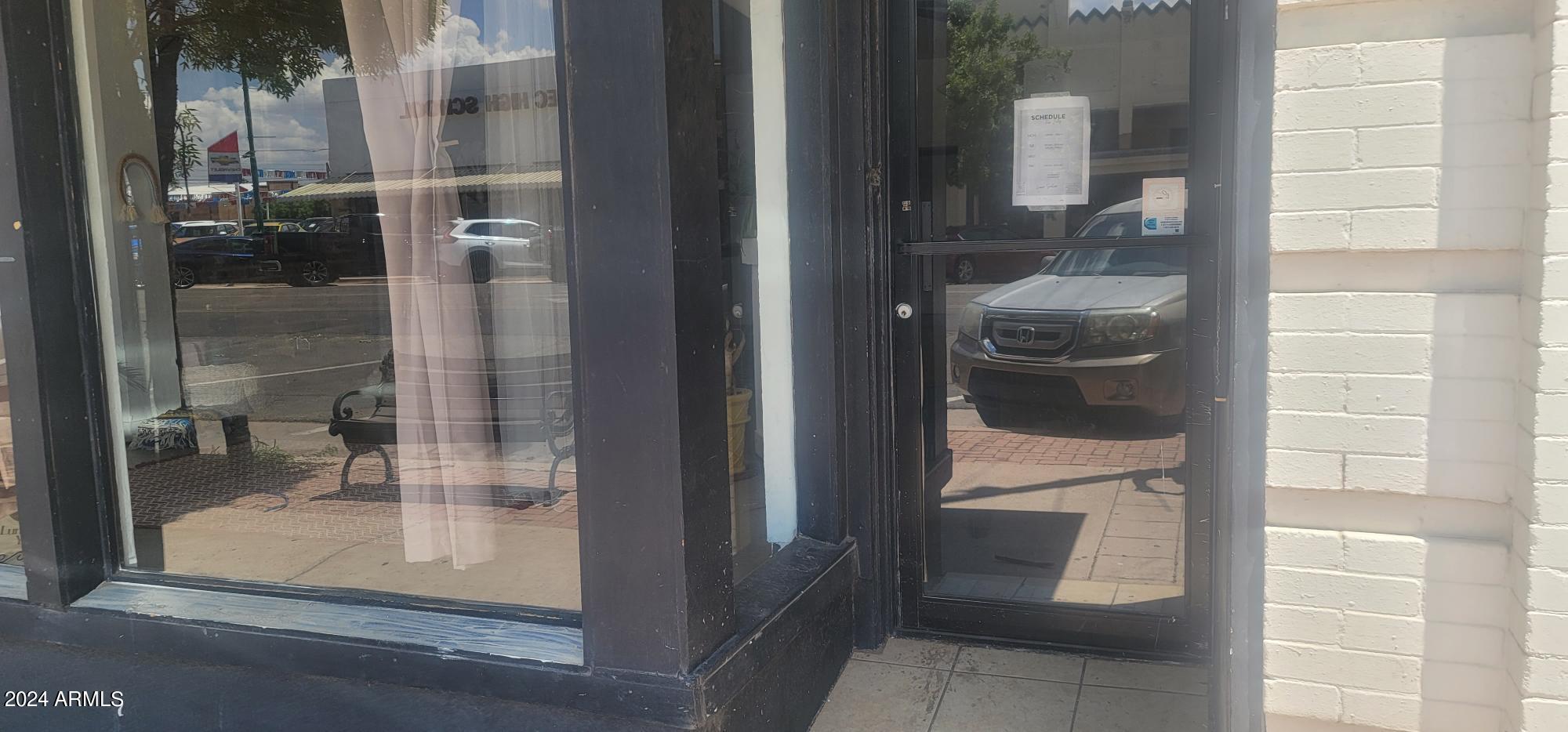 1109 1113 N G Avenue