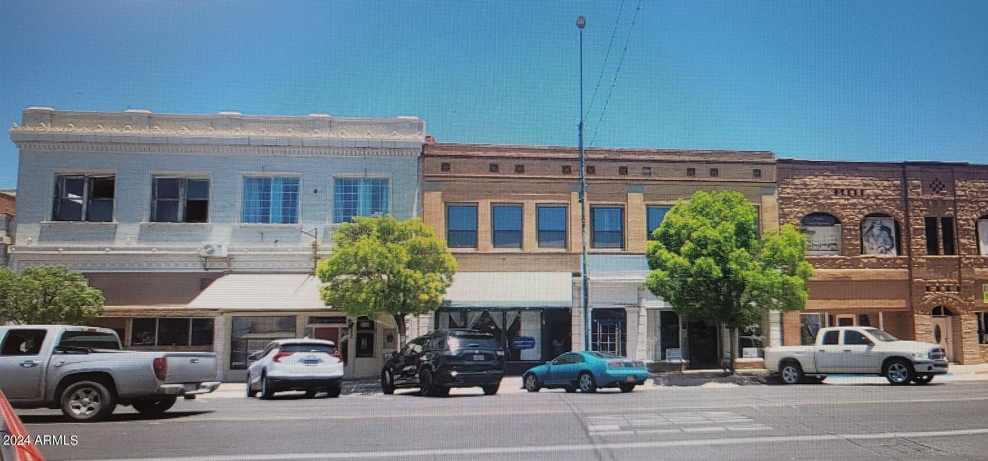 1109 1113 N G Avenue