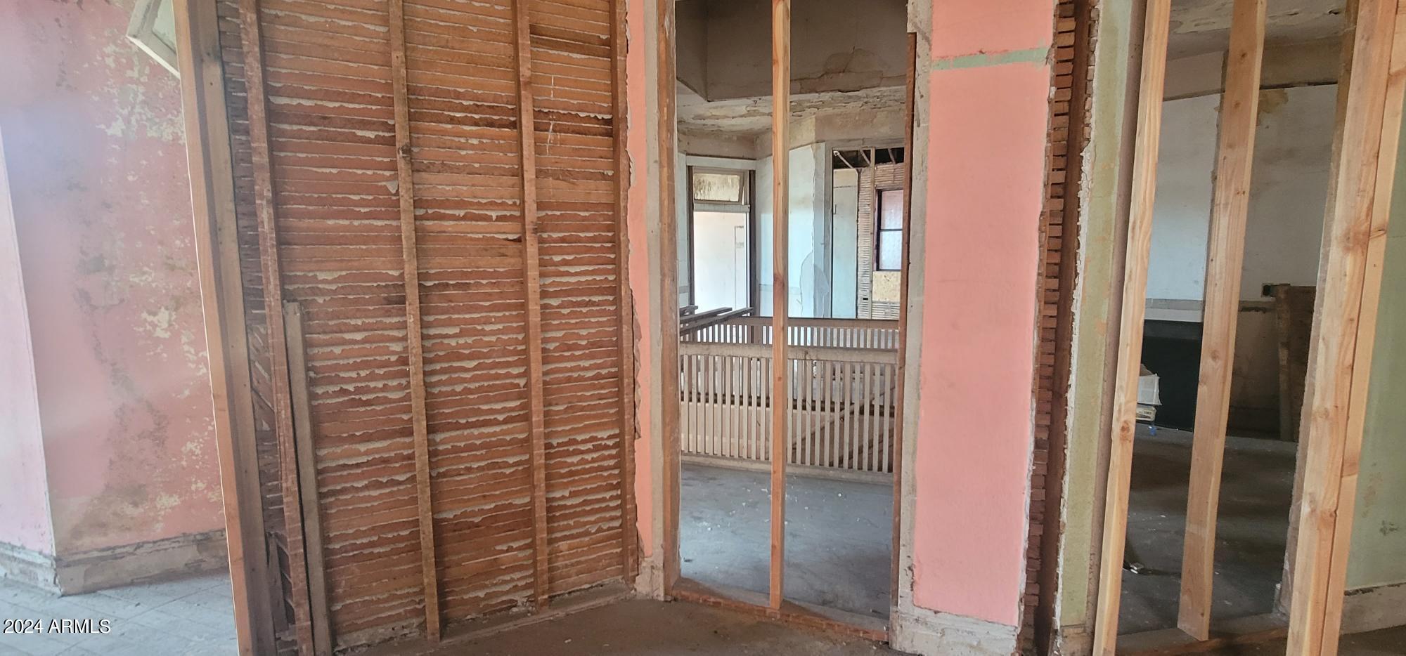 Douglas - Commercial Sale