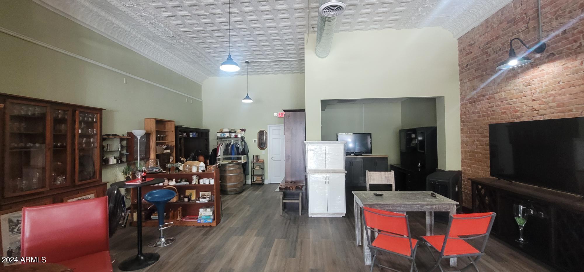 Douglas - Commercial Sale