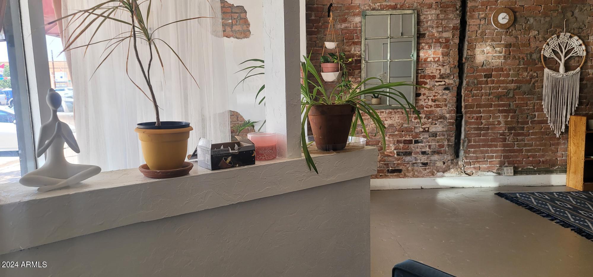 1109 1113 N G Avenue