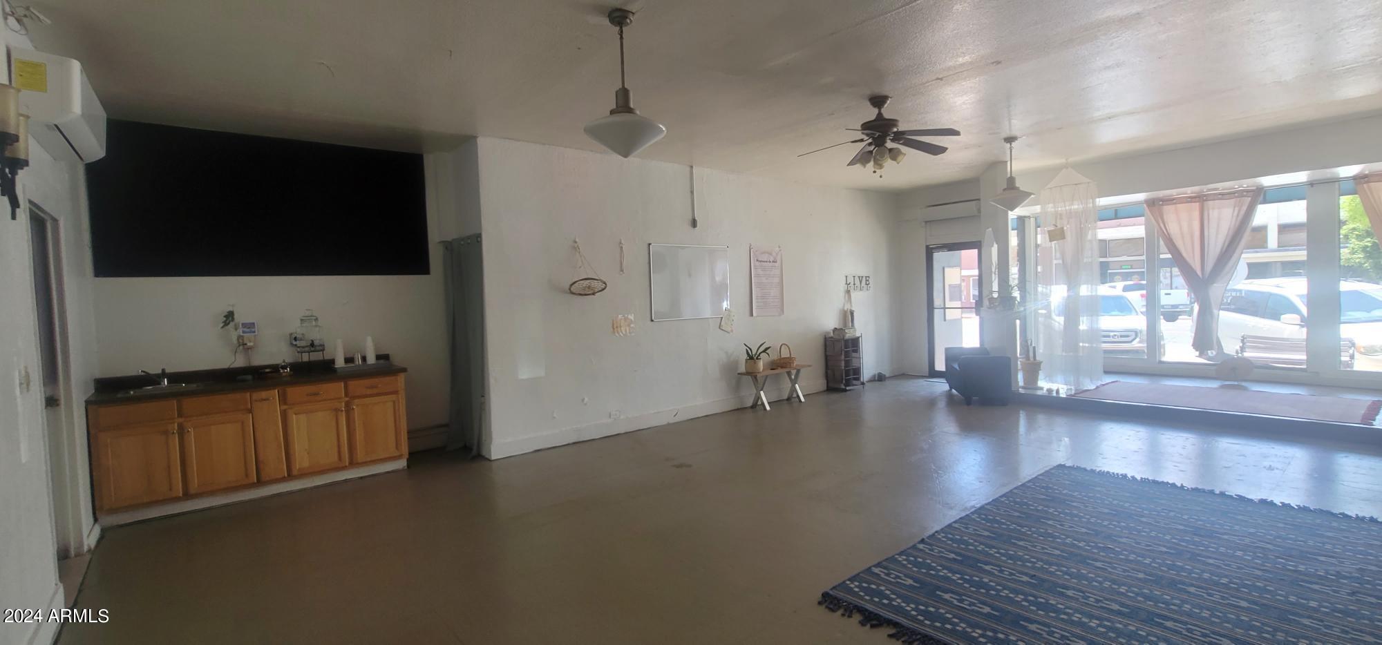 Douglas - Commercial Sale
