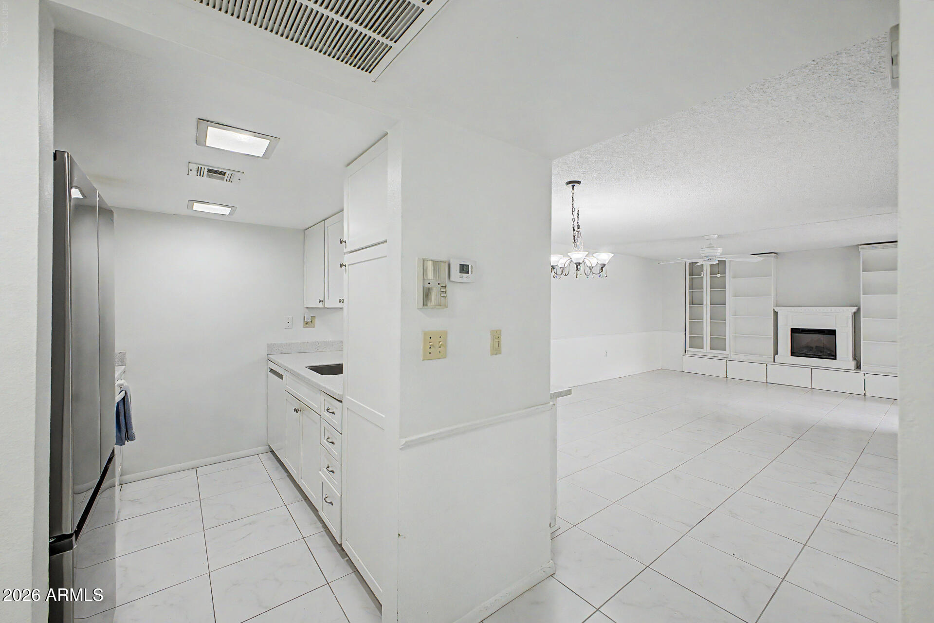 3033 E DEVONSHIRE Avenue 1021