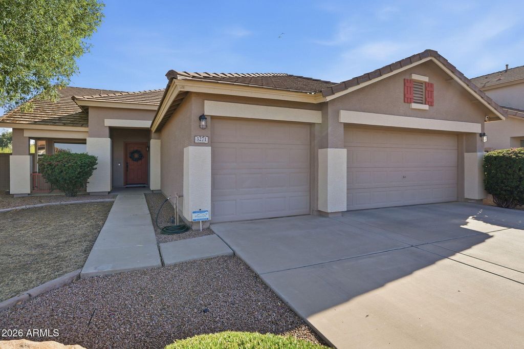 Photo of 3271 E Santa Fe Lane, Gilbert, AZ 85297 (MLS # 6993091)