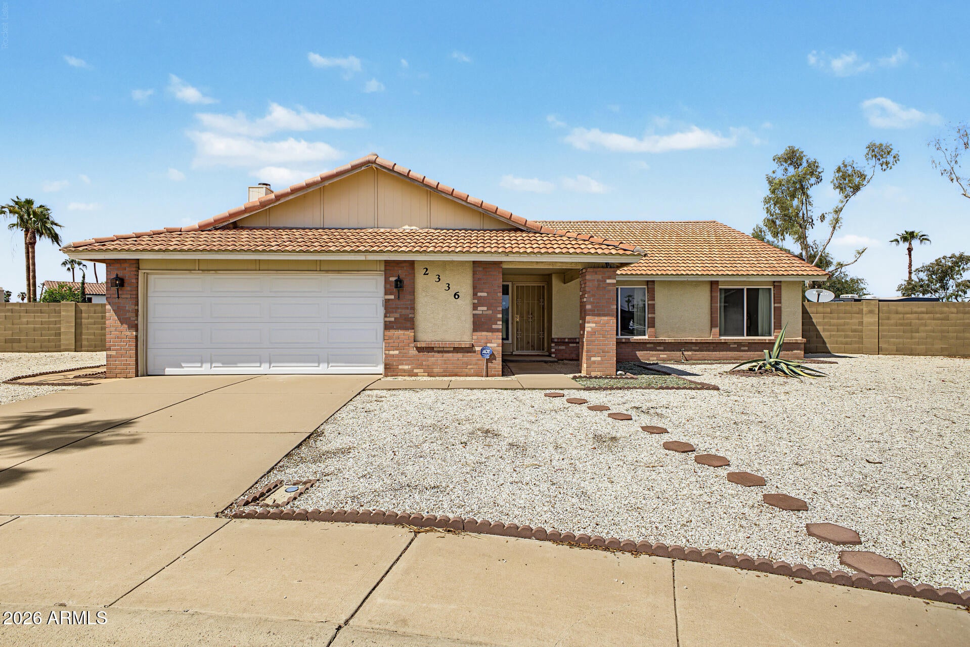 2336 W HIGHLAND Court