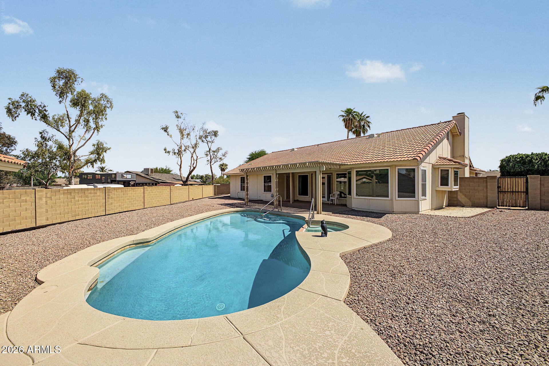 2336 W HIGHLAND Court
