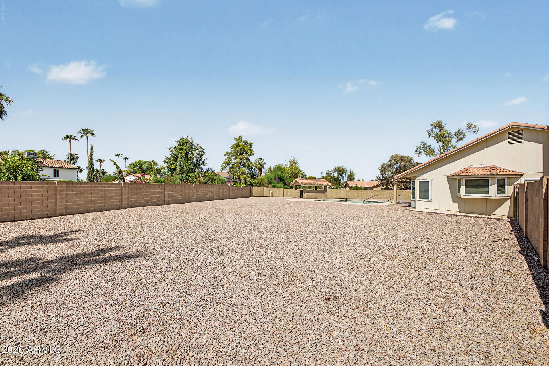 2336 W HIGHLAND Court