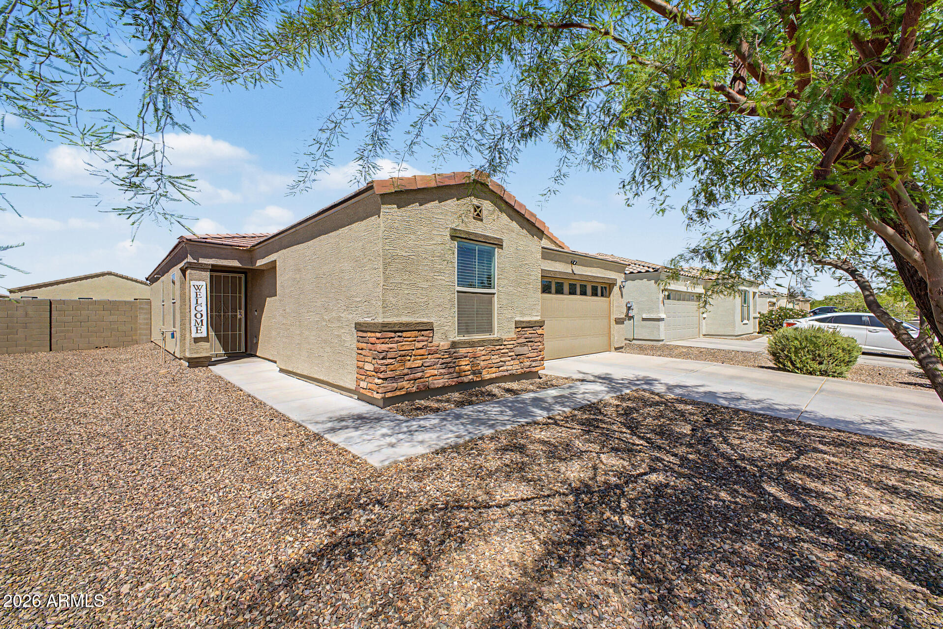 1556 W CENTRAL Avenue