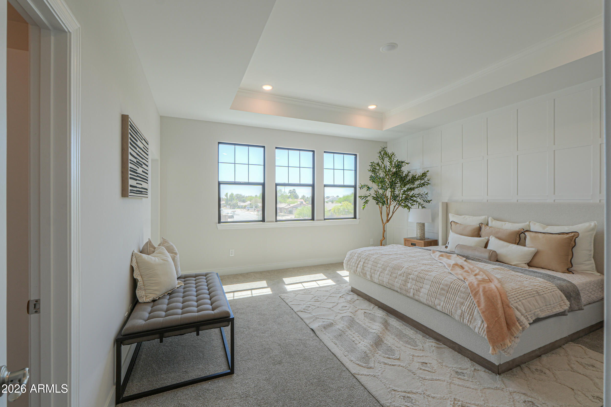 2431 W LOS ARBOLES Place