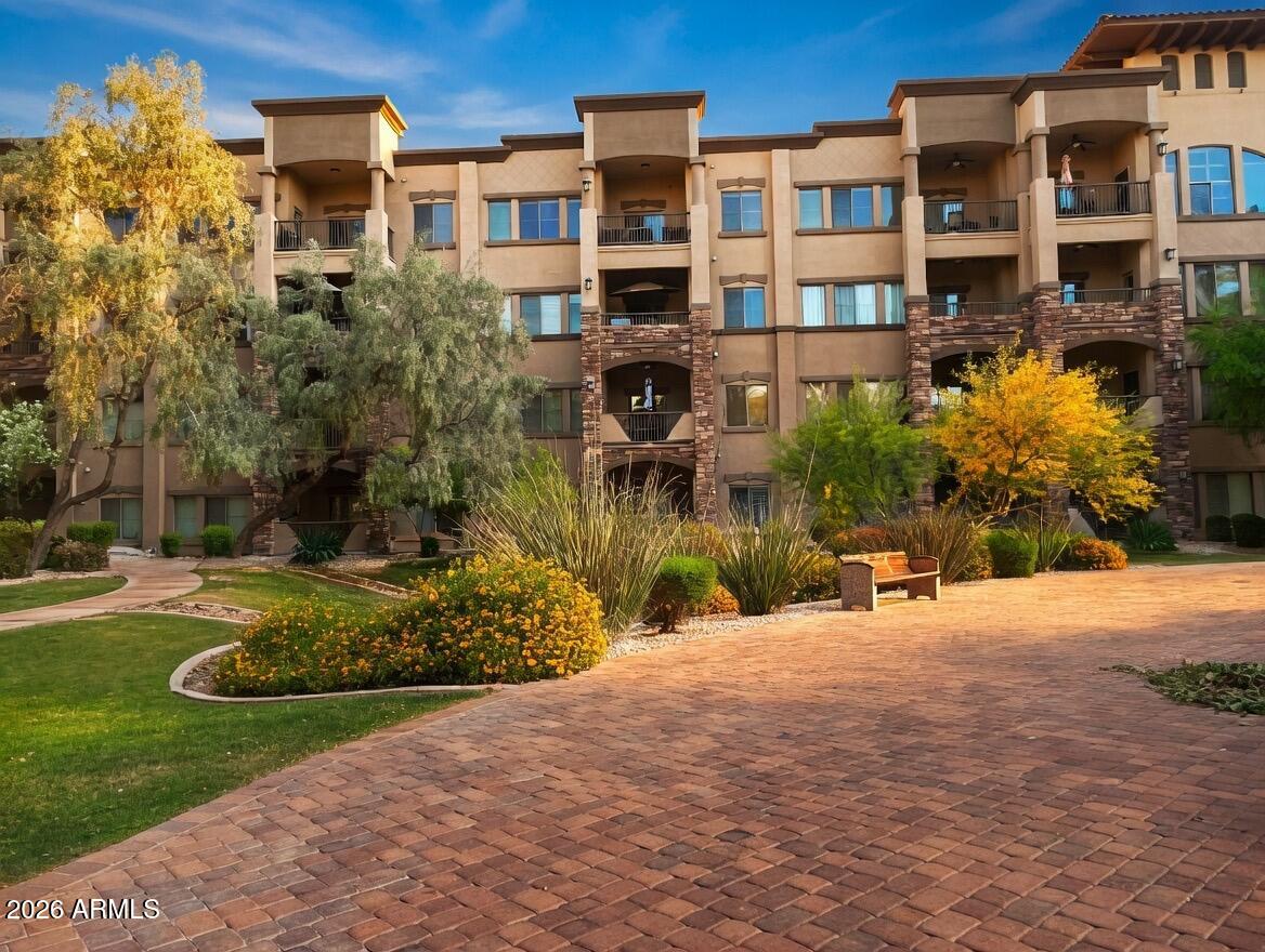 5450 E DEER VALLEY Drive E 1215