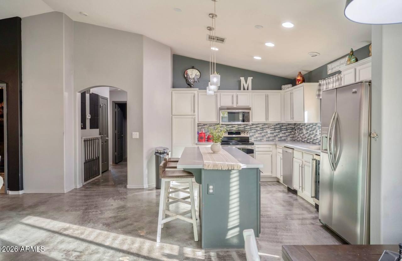 16763 W SHERMAN Street