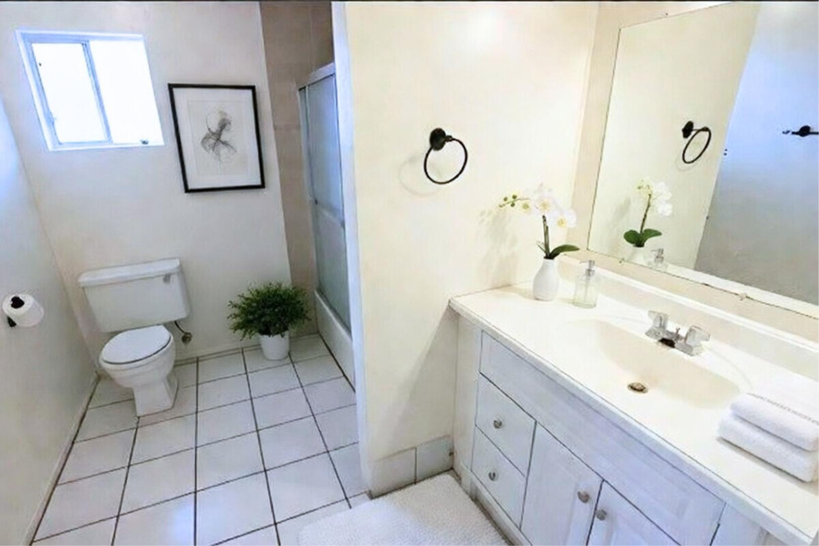 1332 N Miller Road Unit A