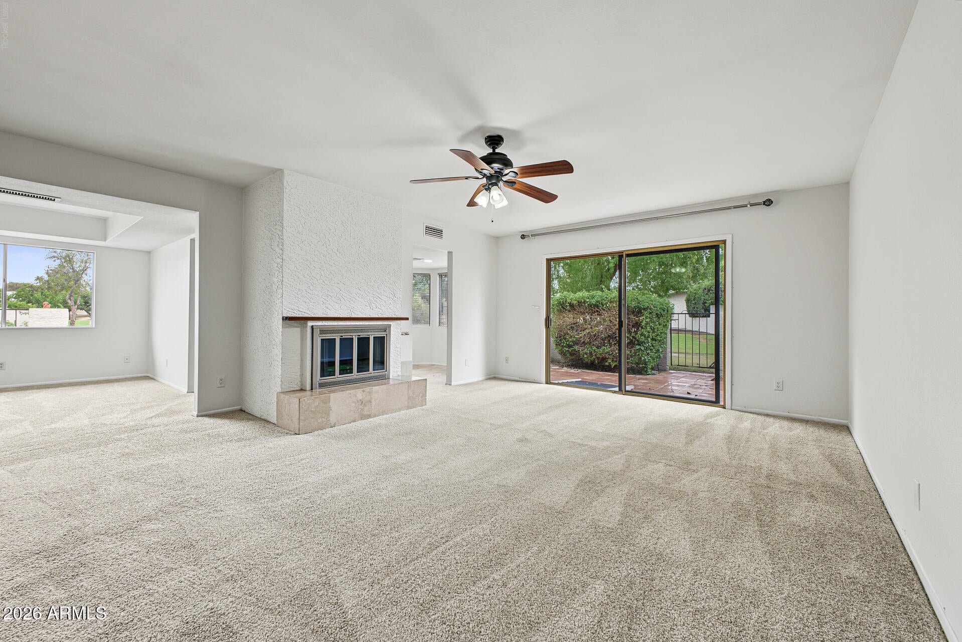 8180 E Del Caverna Drive