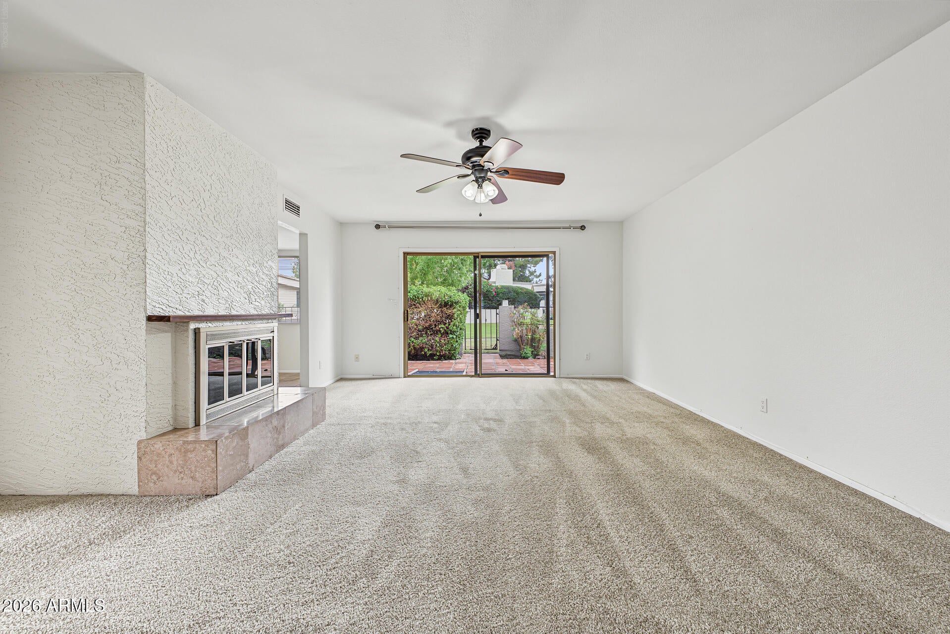 8180 E Del Caverna Drive