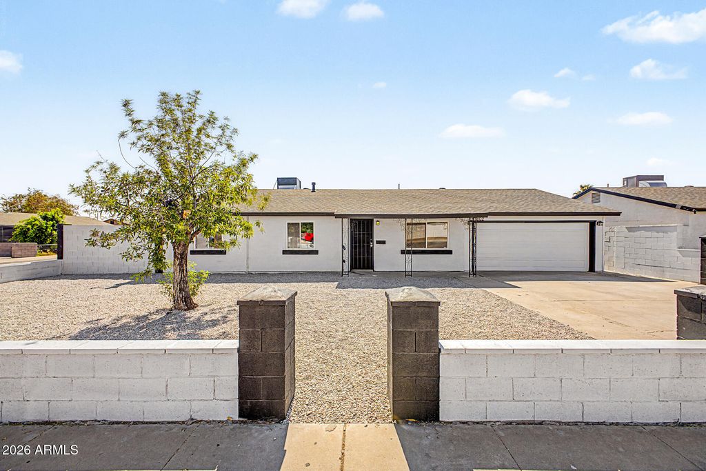Photo of 1802 N 58th Drive, Phoenix, AZ 85035 (MLS # 7042219)