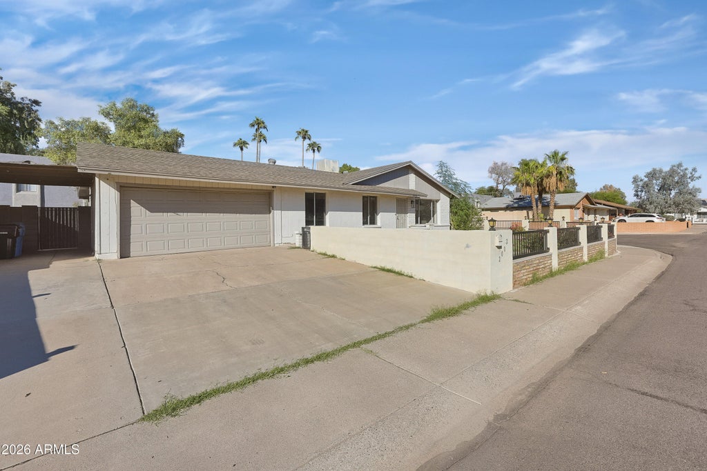 Photo of 2002 W Bluefield Avenue, Phoenix, AZ 85023 (MLS # 7094385)