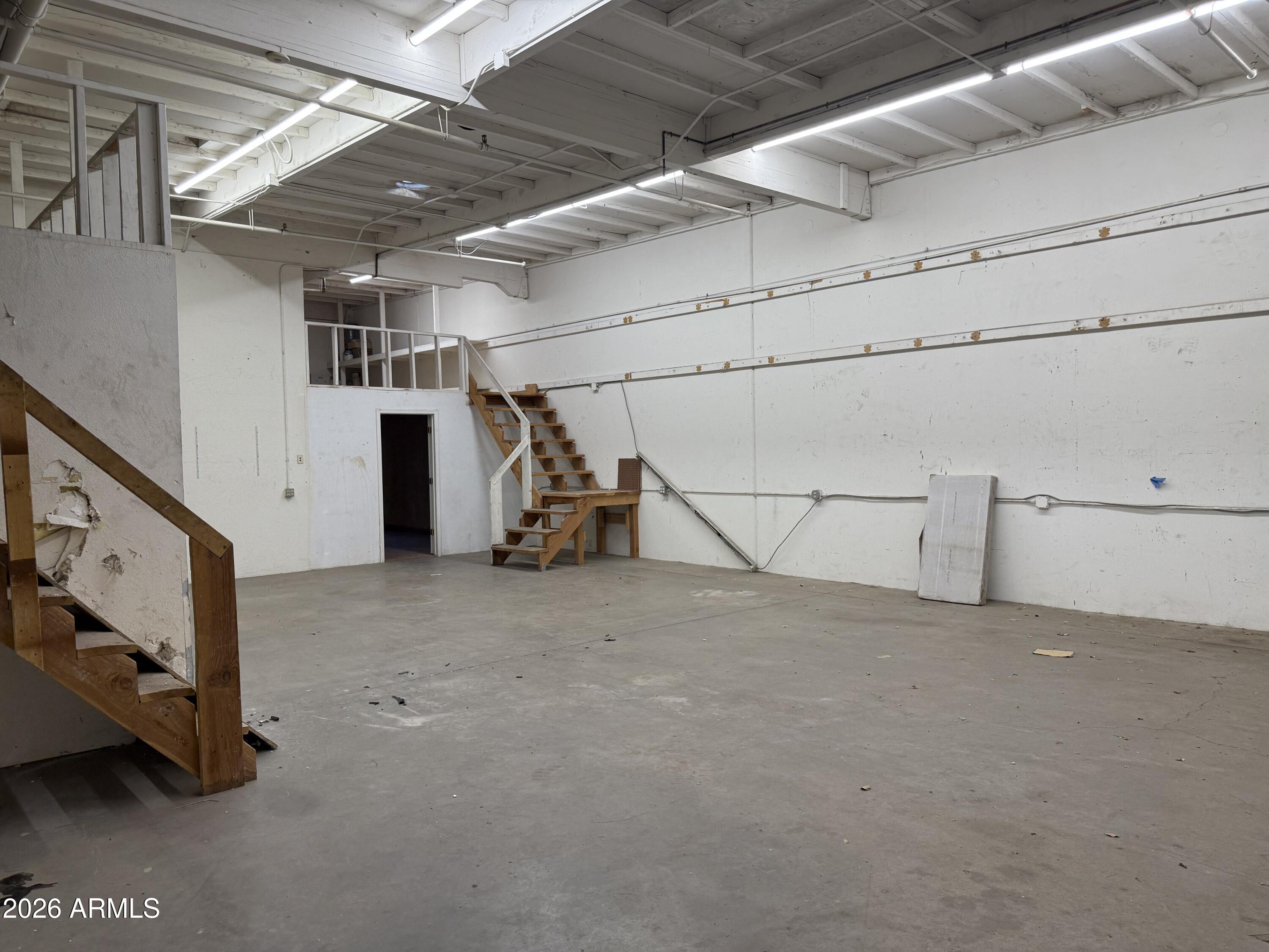 1325 E UNIVERSITY Drive