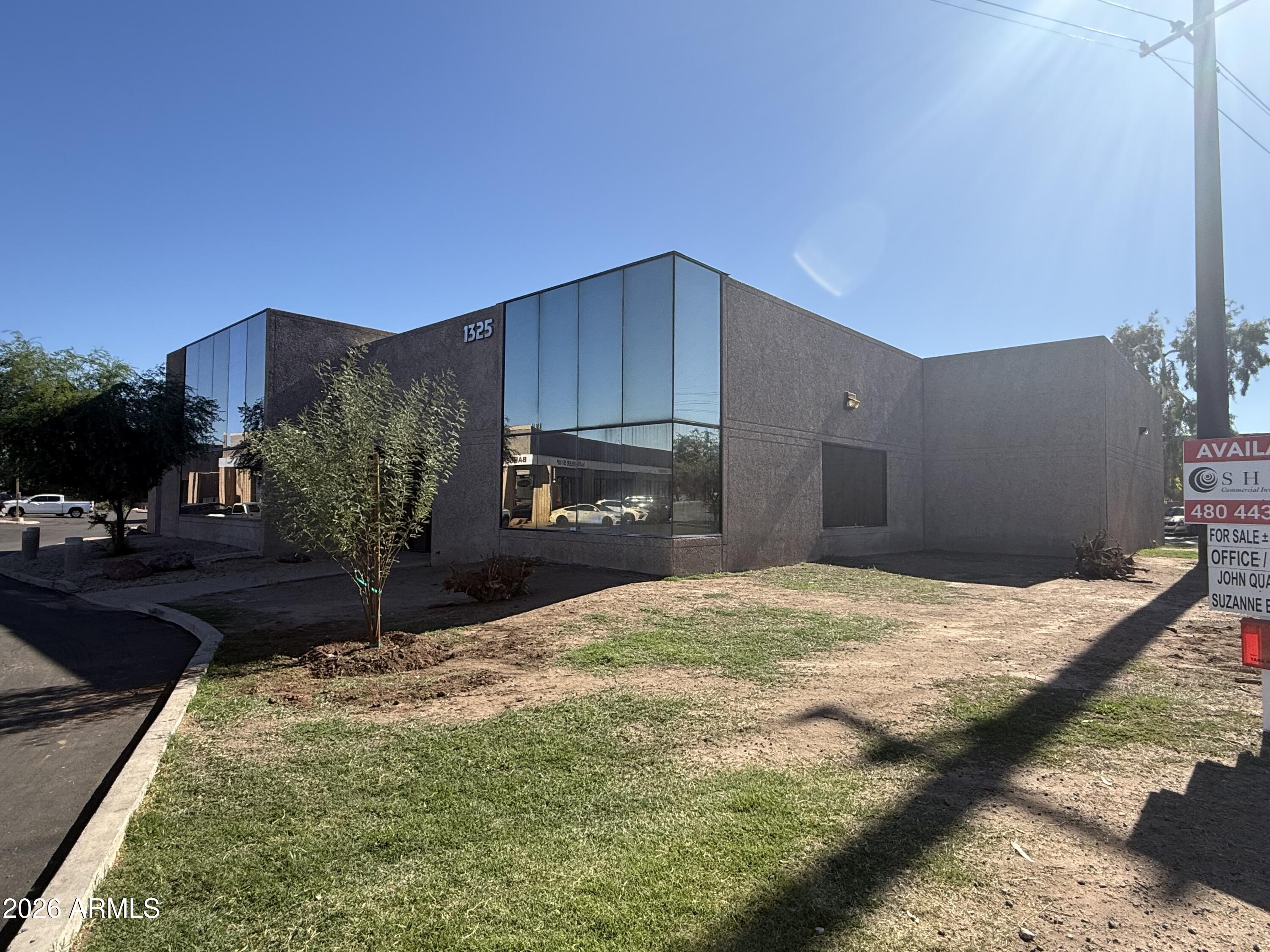 1325 E UNIVERSITY Drive