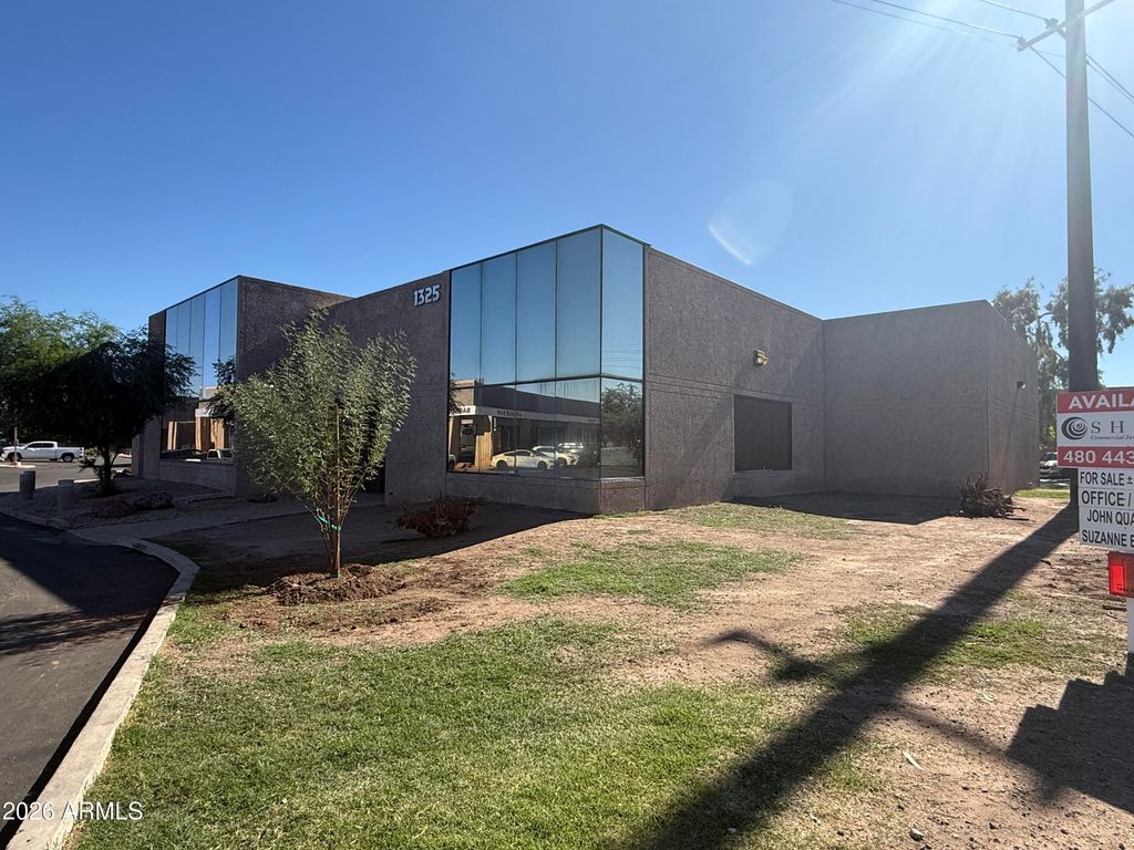 Photo of 1325 E University Drive, Tempe, AZ 85288 (MLS # 6968333)