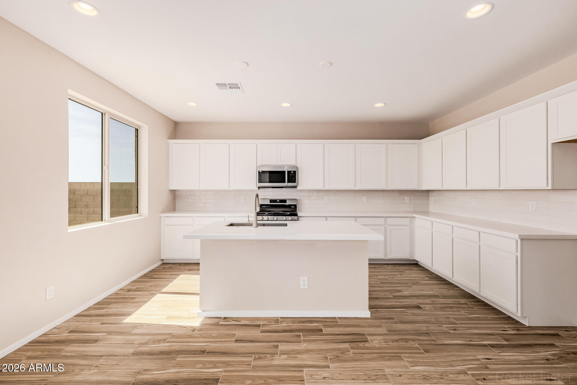 46825 W Crescent Moon Drive