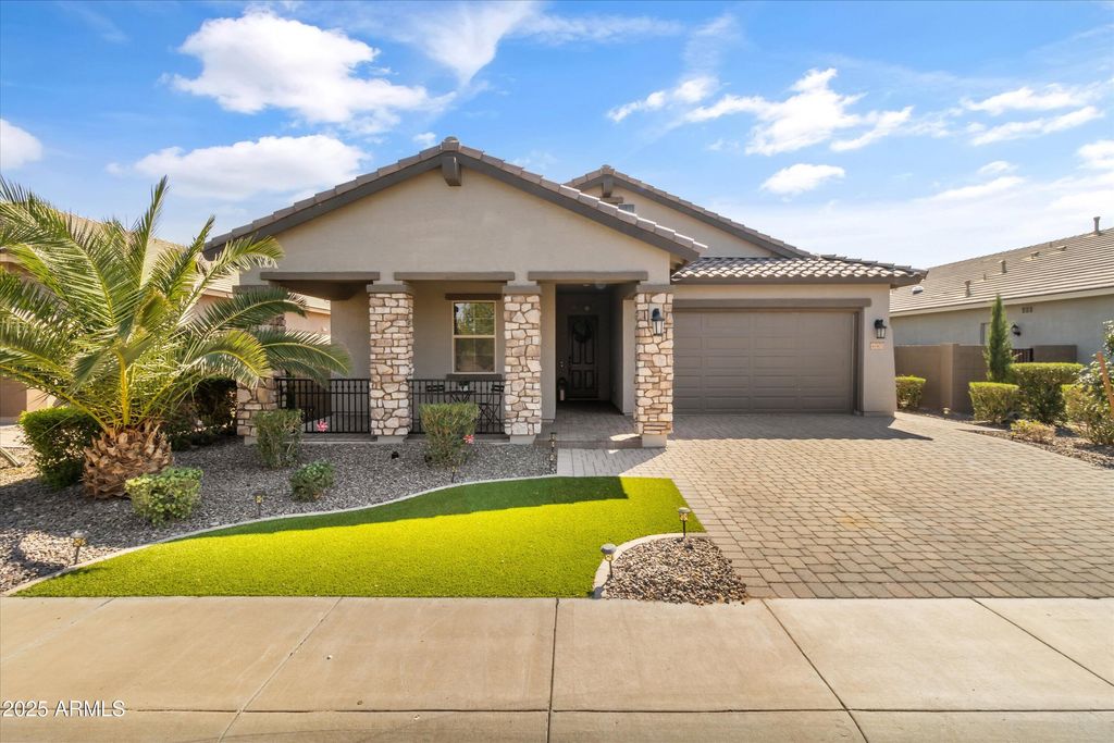 Photo of 41403 W Centennial Drive, Maricopa, AZ 85138 (MLS # 6925933)