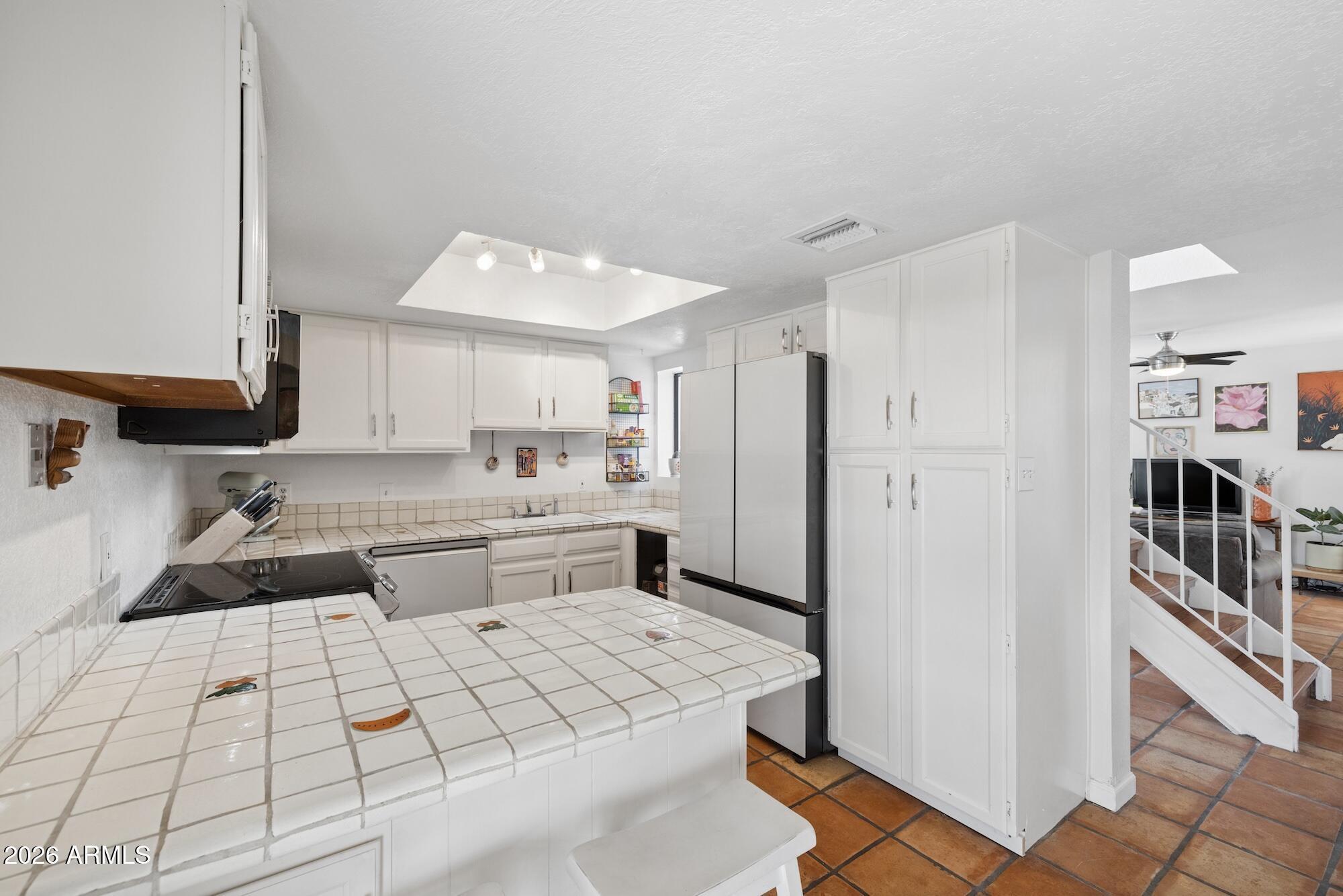 2 W GEORGIA Avenue 7