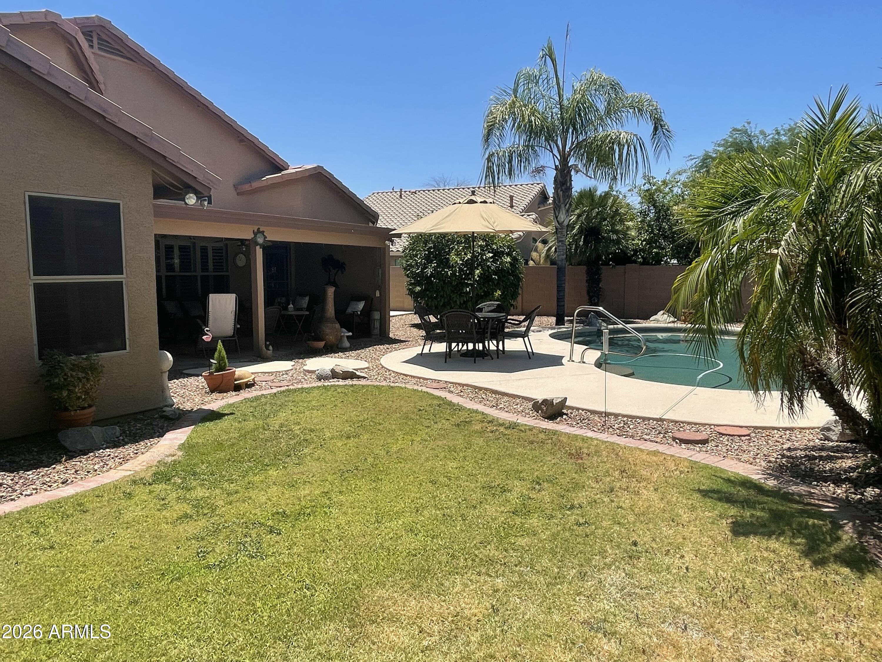 9808 E OBISPO Avenue