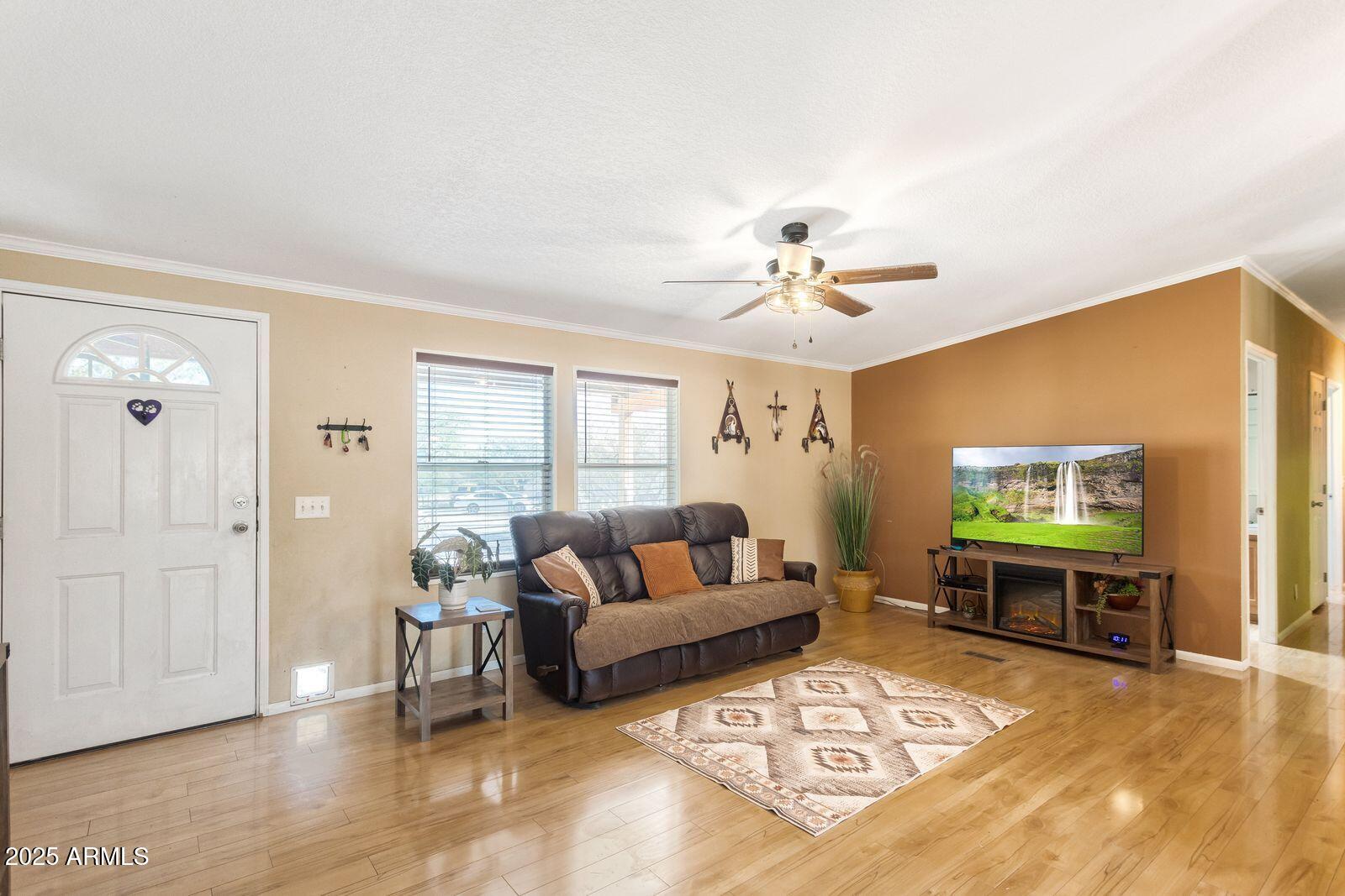 6104 S MONTANAS DE SUENOS --