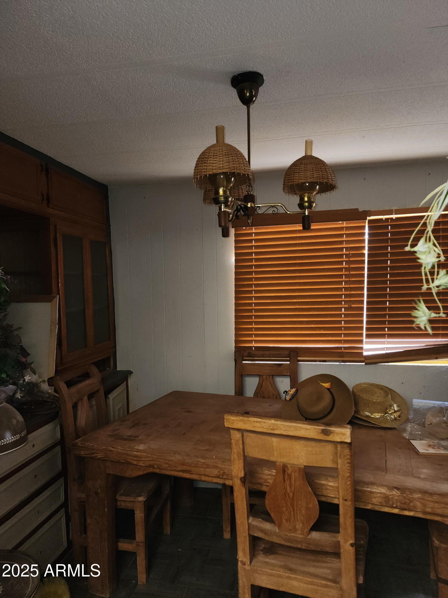 1388 E COTTONWOOD Lane