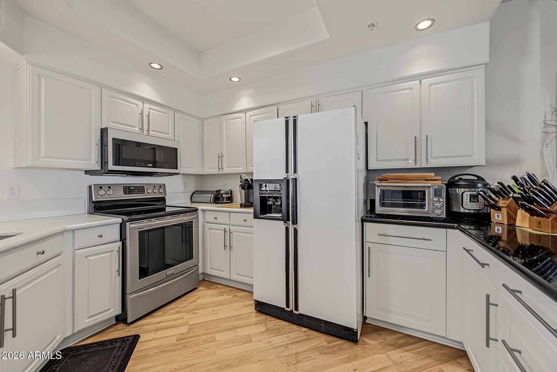 9151 W GREENWAY Road 226
