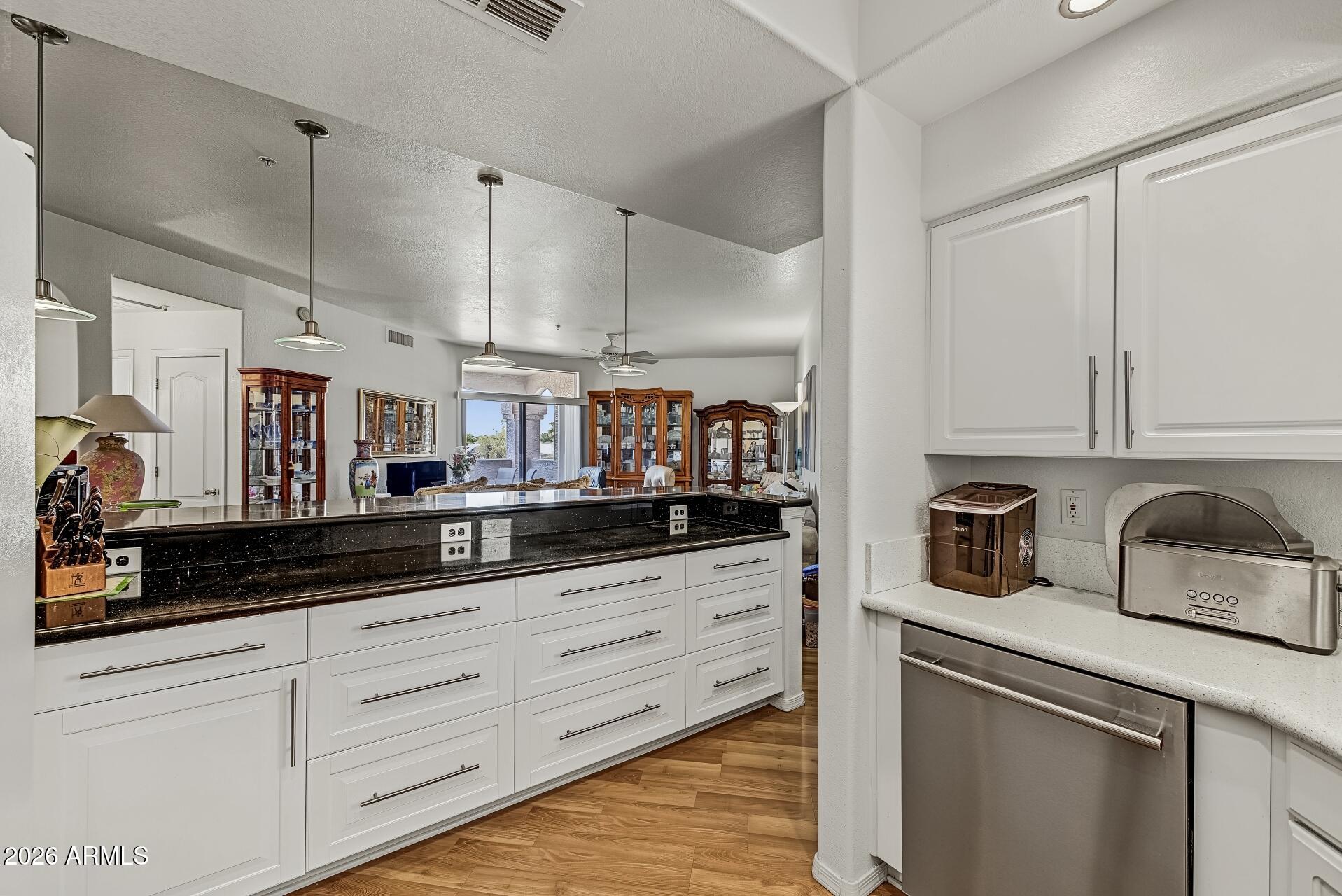 9151 W GREENWAY Road 226