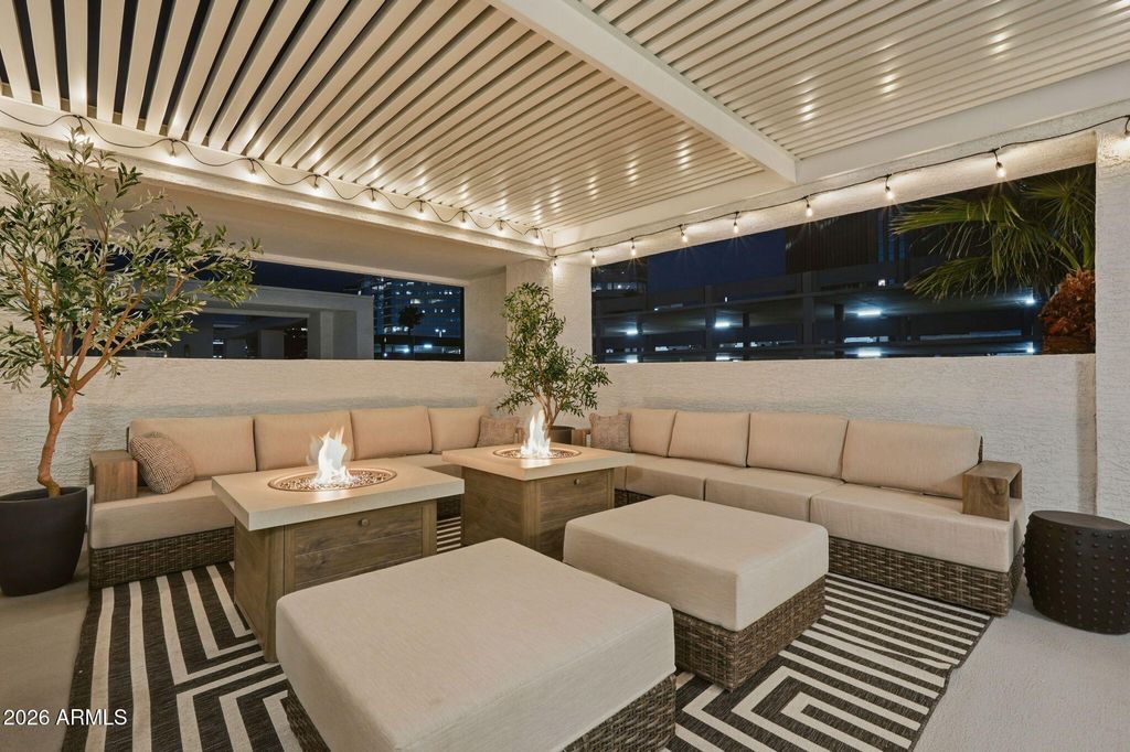 Photo of 127 W Holcomb Lane, Phoenix, AZ 85003 (MLS # 6991382)