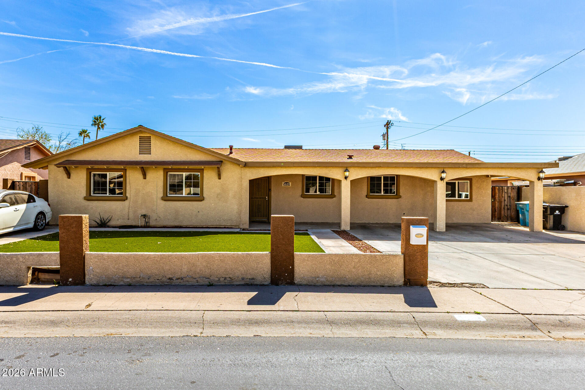 5639 W MEADOWBROOK Avenue