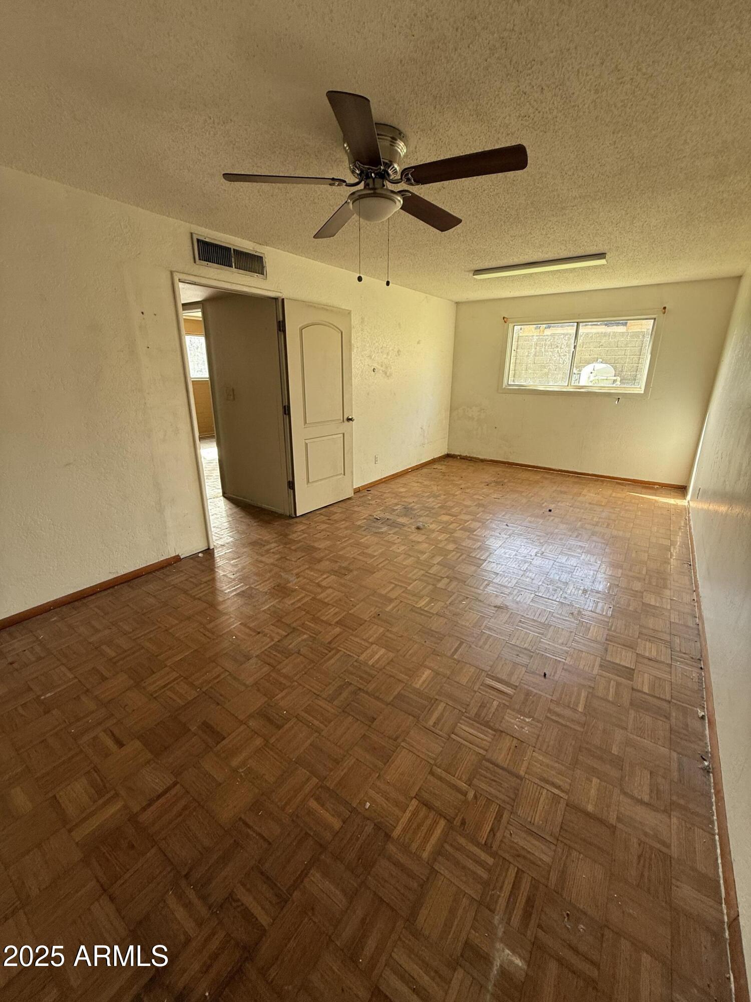 3921 E Sahuaro Drive