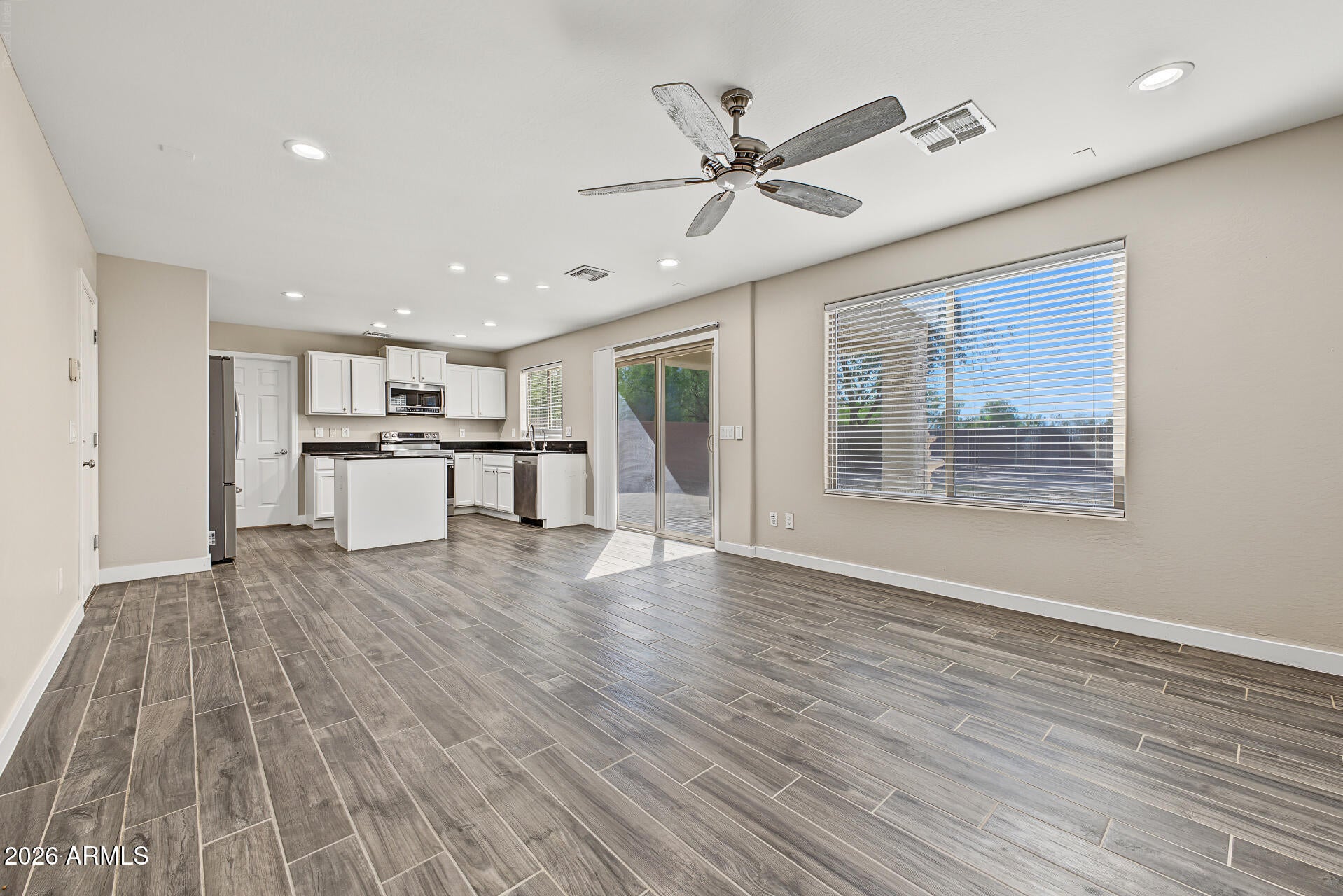 2822 N DAISY Drive