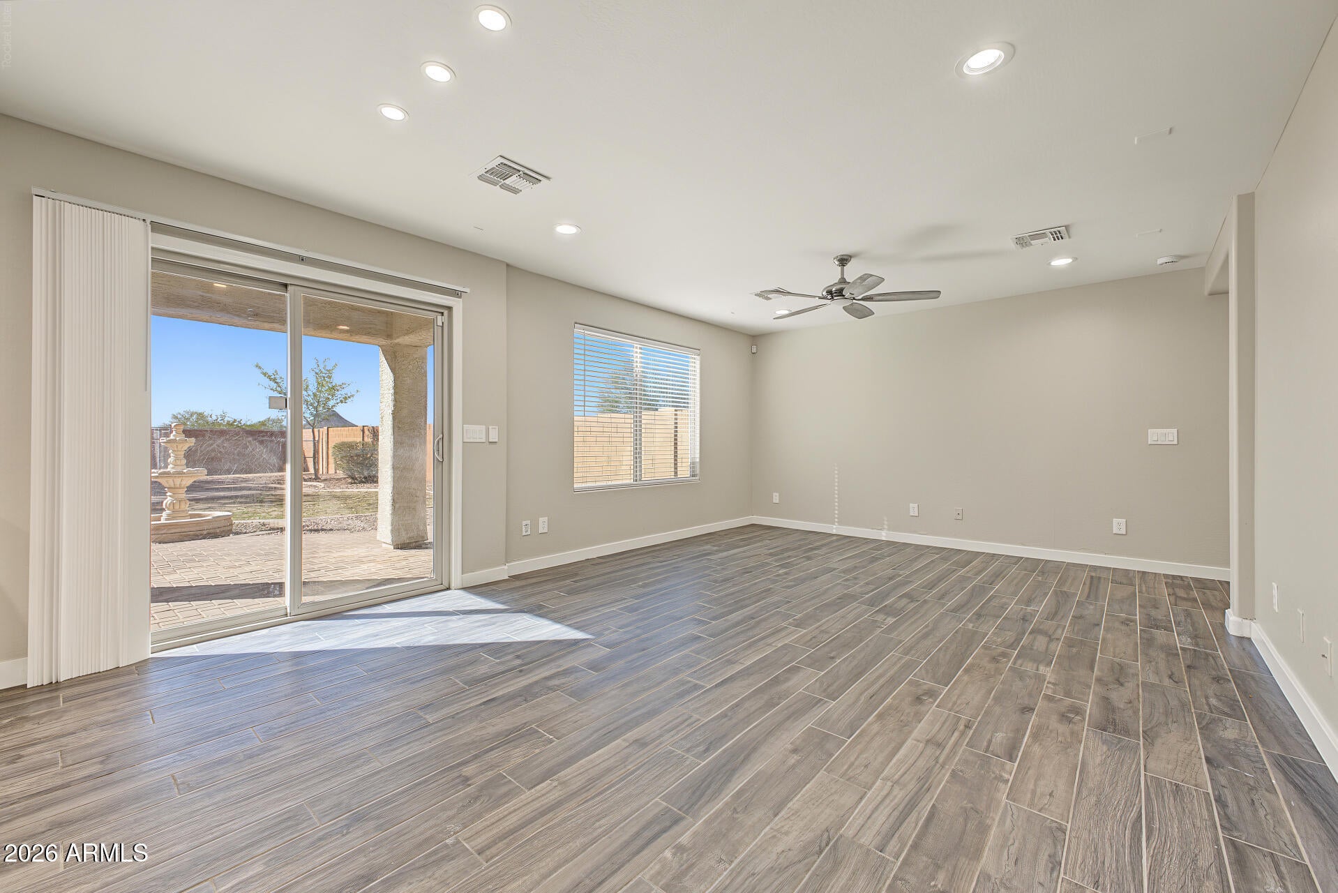 2822 N DAISY Drive