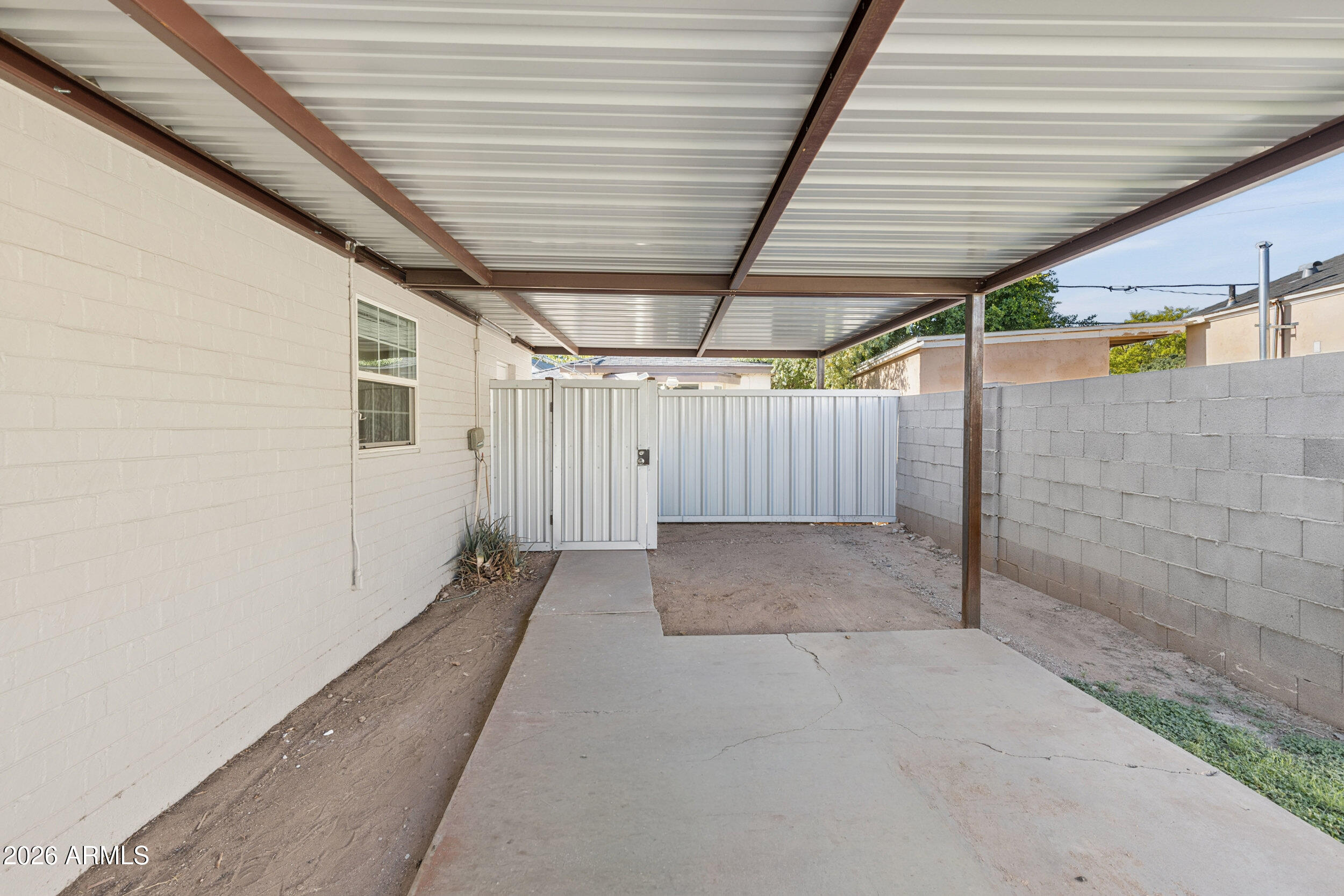 542 W LEWIS Avenue