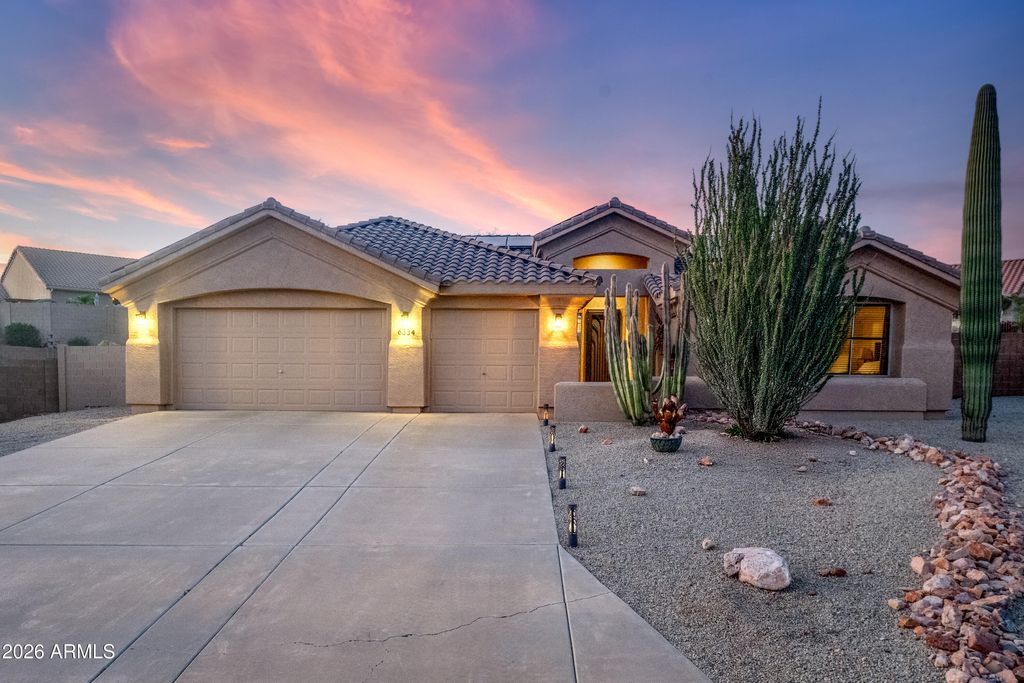 Photo of 6334 S Vista Point Circle, Gold Canyon, AZ 85118 (MLS # 6960982)