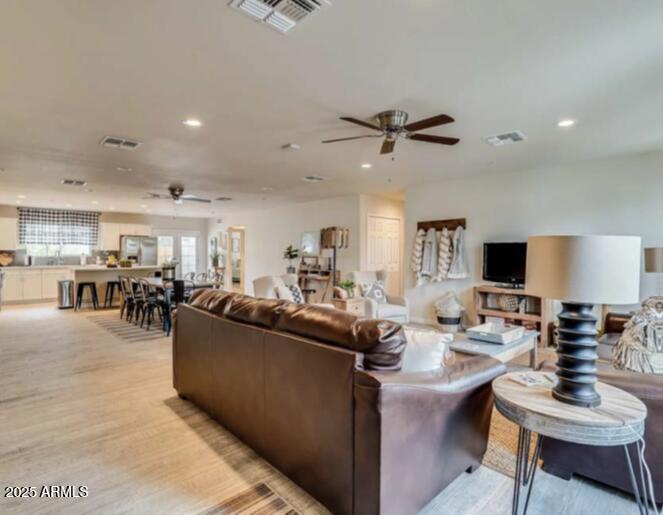 1514 W BETHANY HOME Road