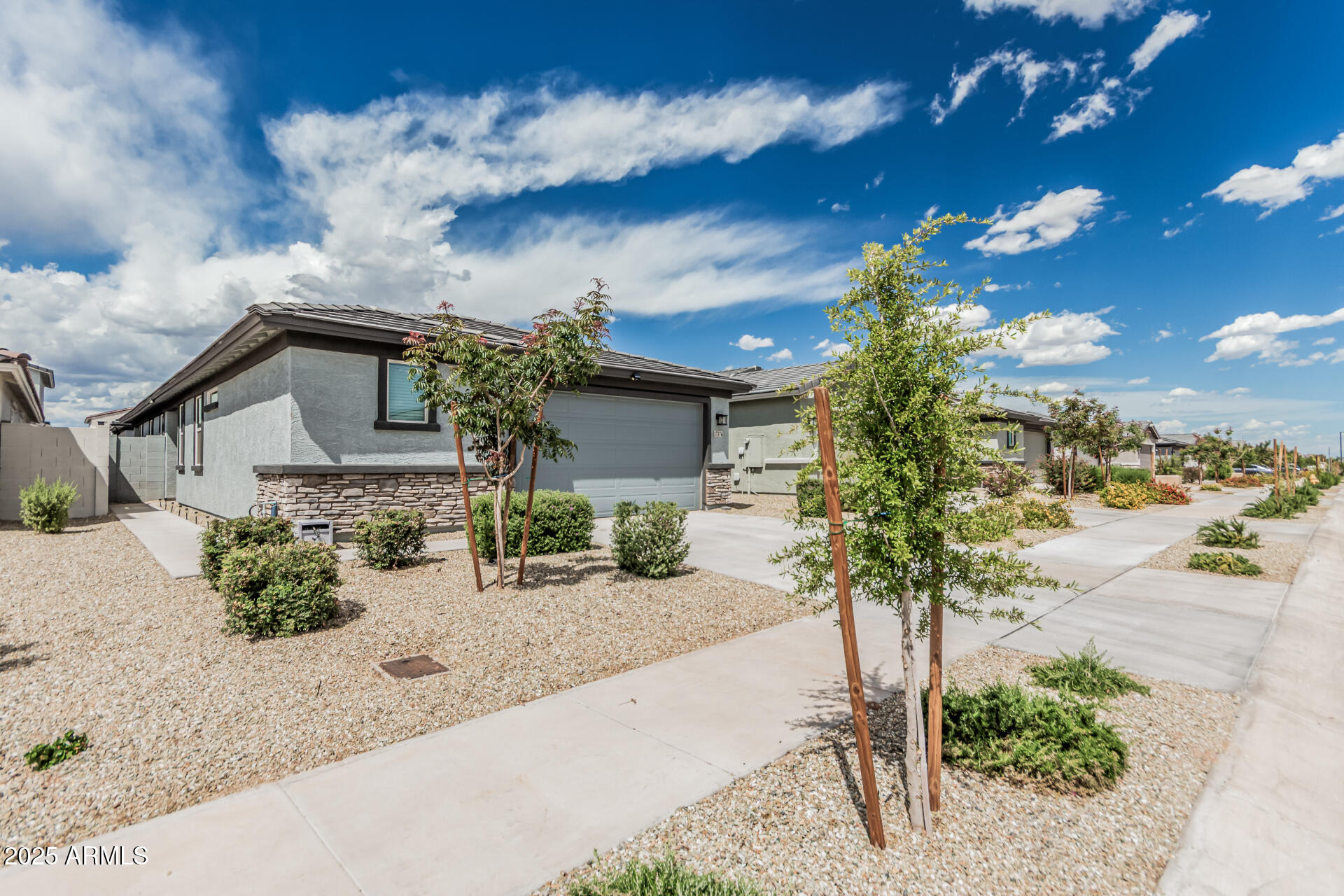 17376 W VIA DE LUNA Drive