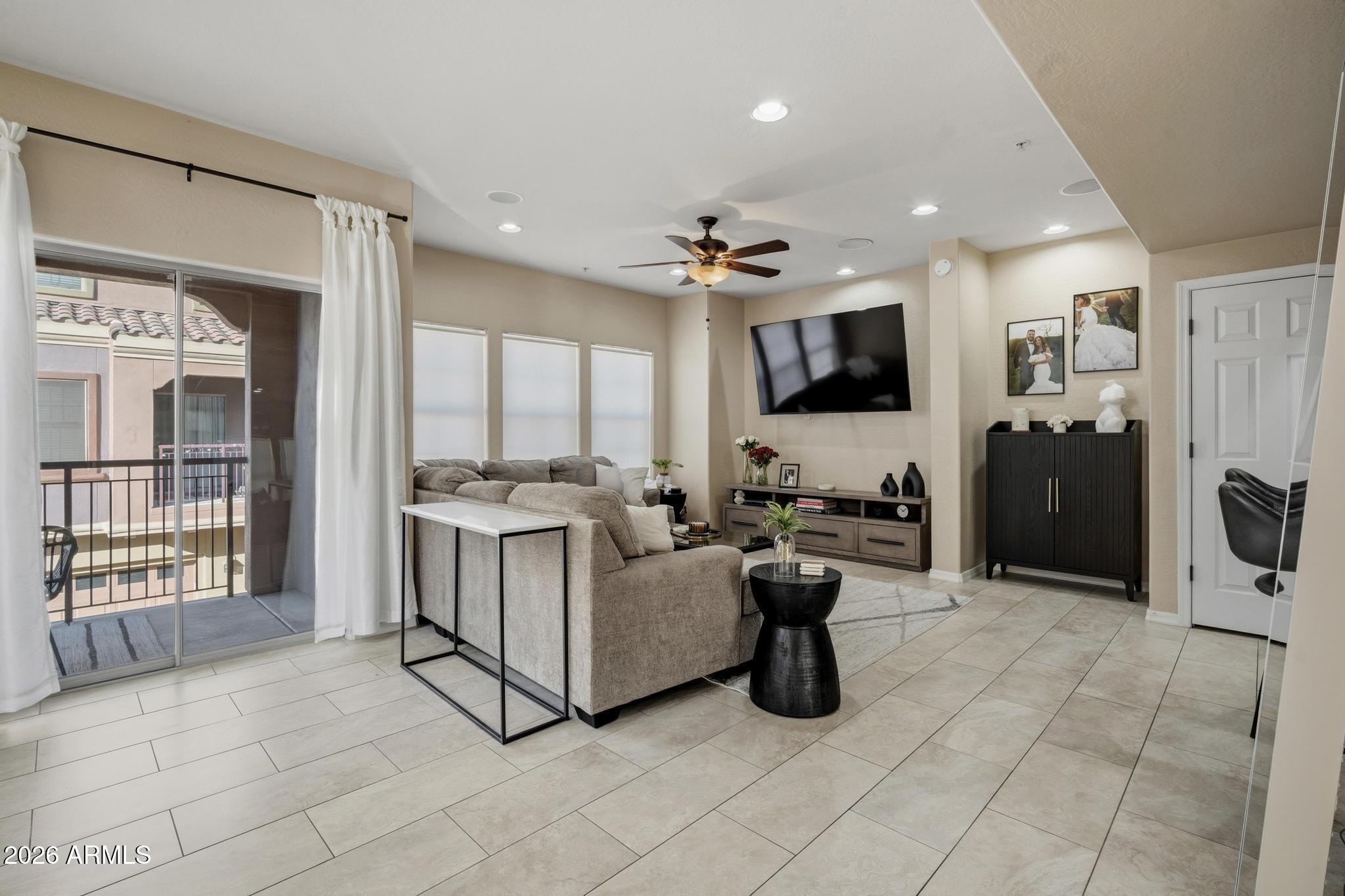 3935 E ROUGH RIDER Road 1112