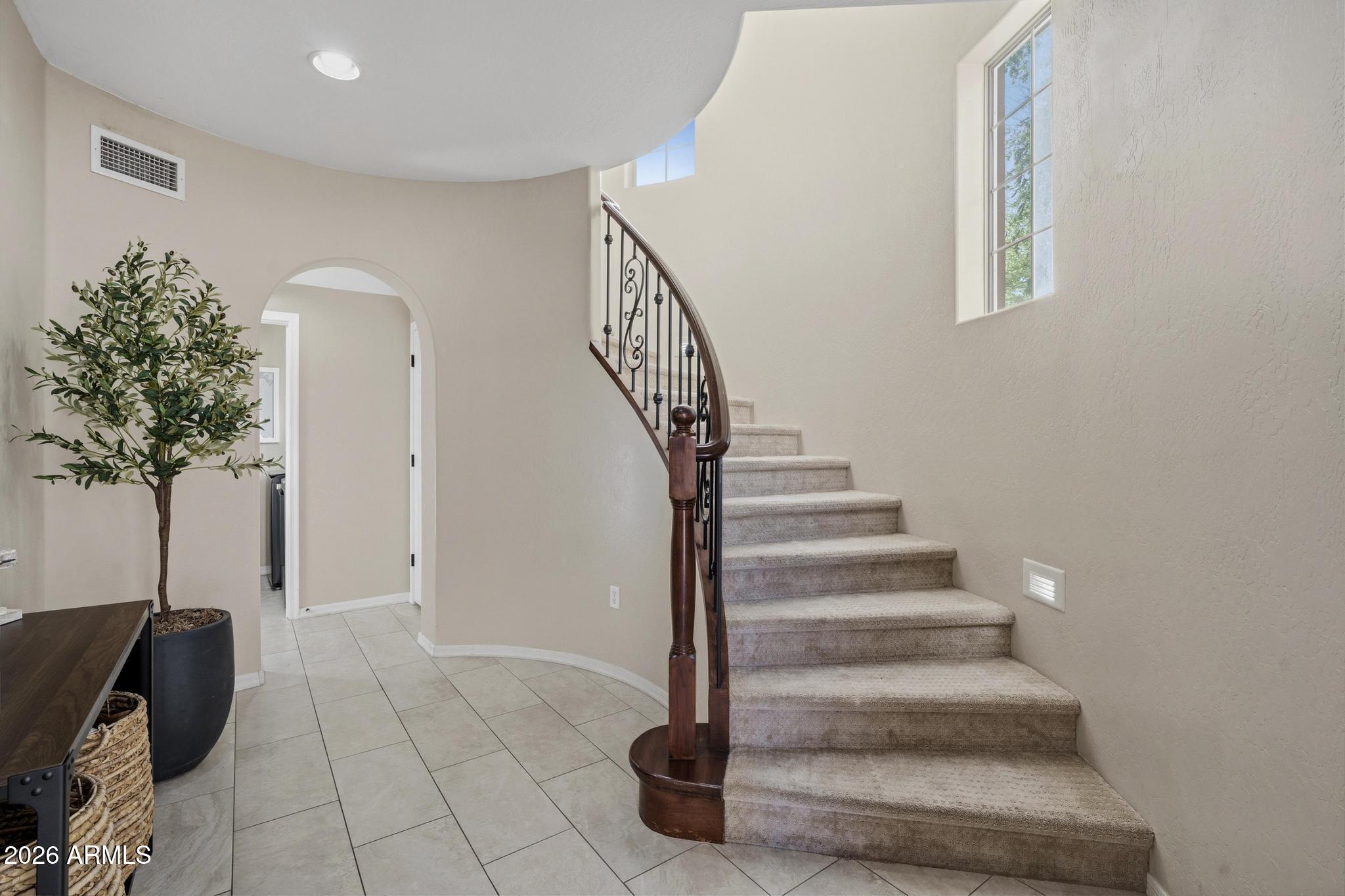 3935 E ROUGH RIDER Road 1112