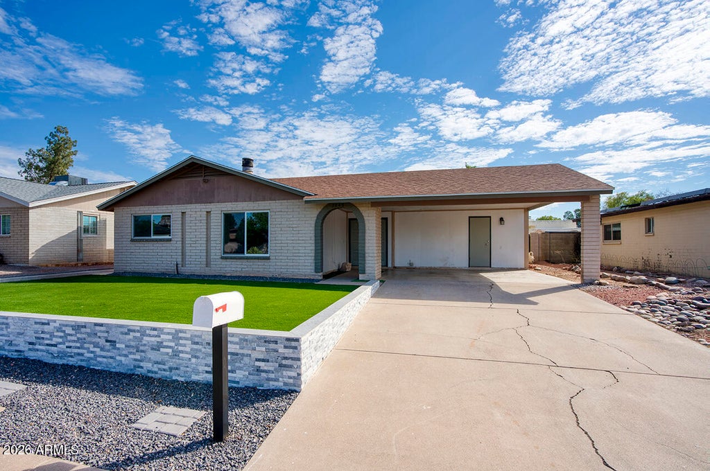 Photo of 3049 W Sunnyside Drive, Phoenix, AZ 85029 (MLS # 7093492)