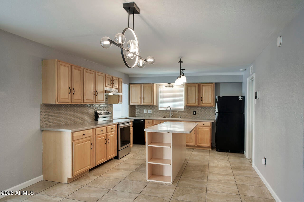 3049 W SUNNYSIDE Drive