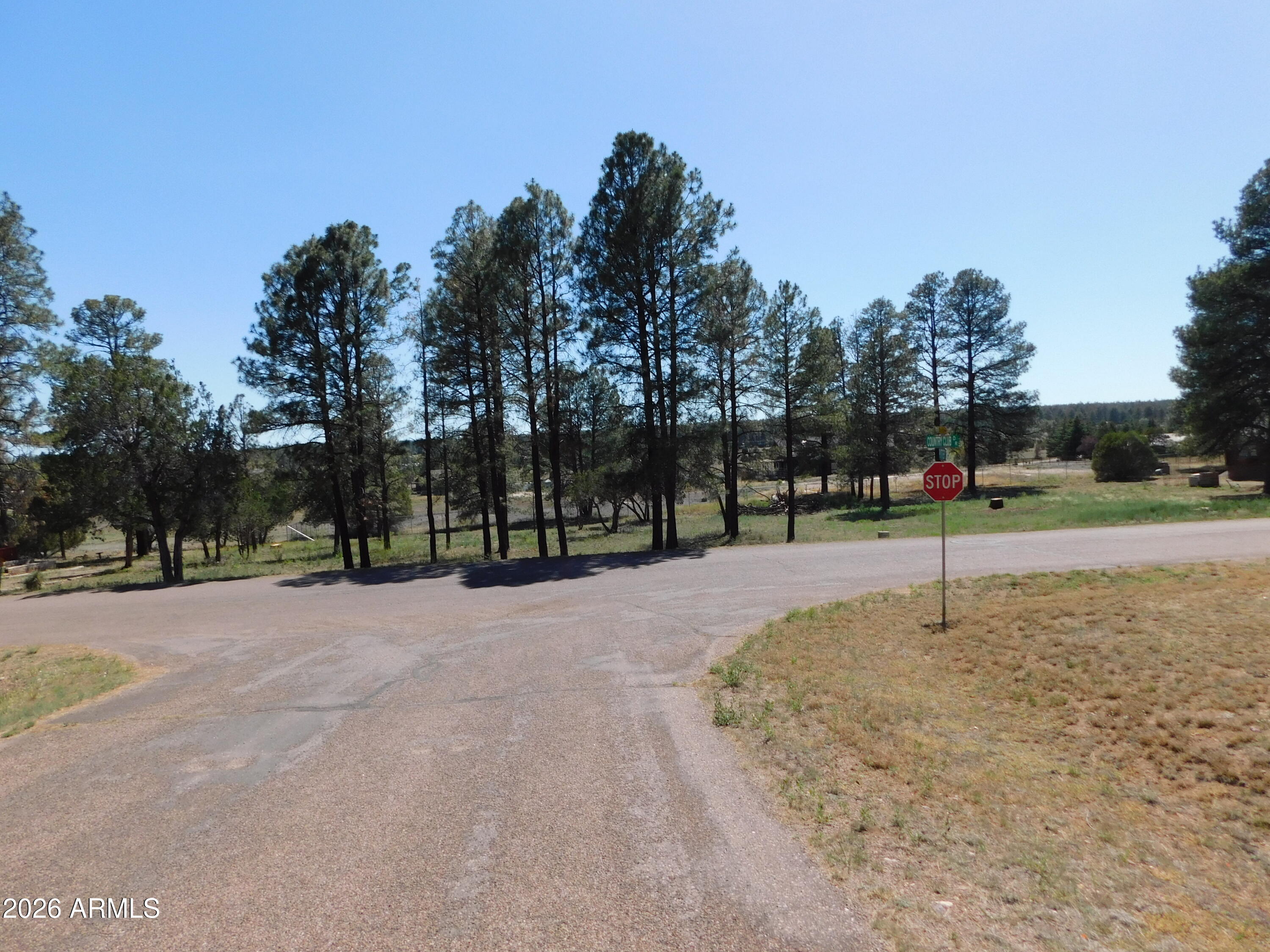 2215 COUNTRY CLUB Drive 12