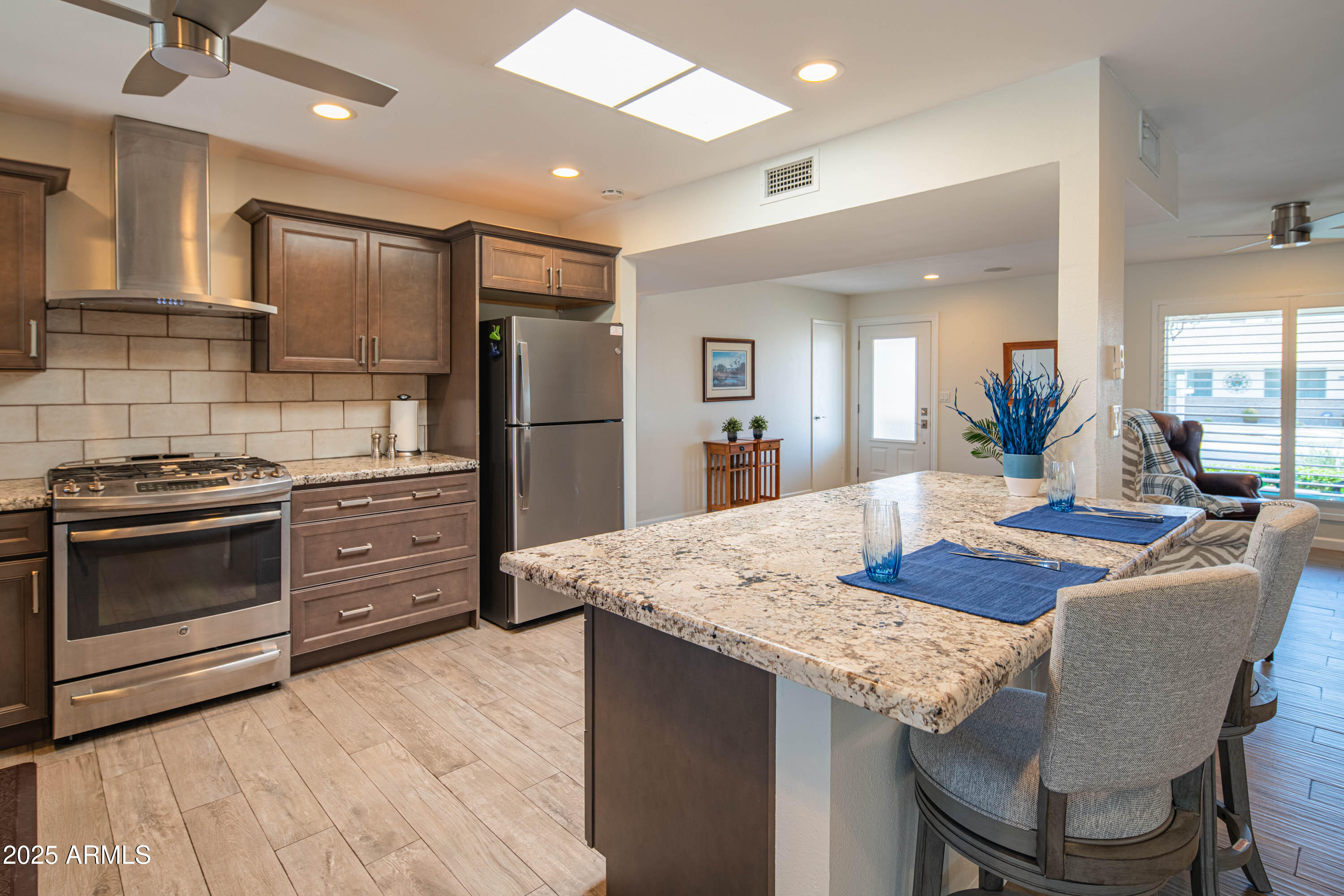 10011 W PRAIRIE HILLS Circle