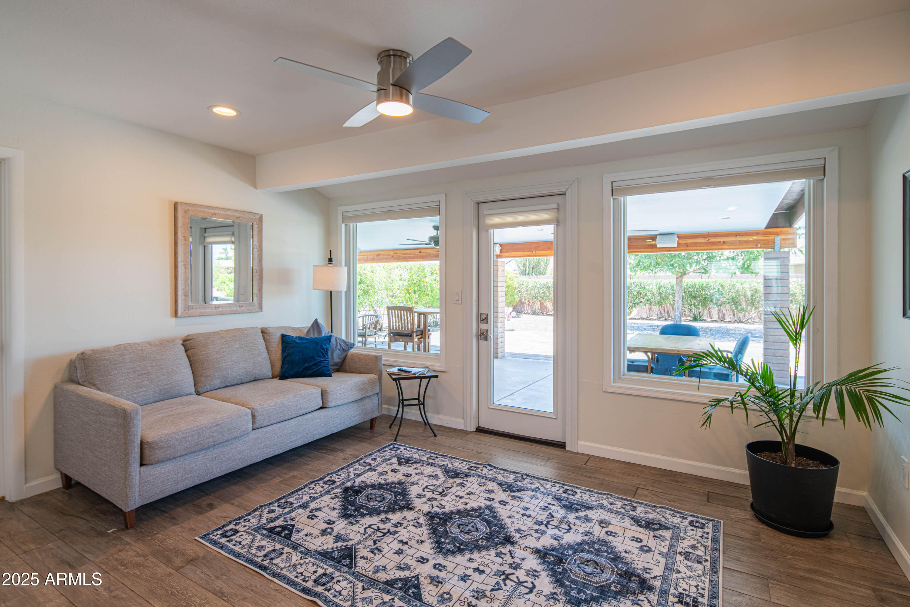 10011 W PRAIRIE HILLS Circle