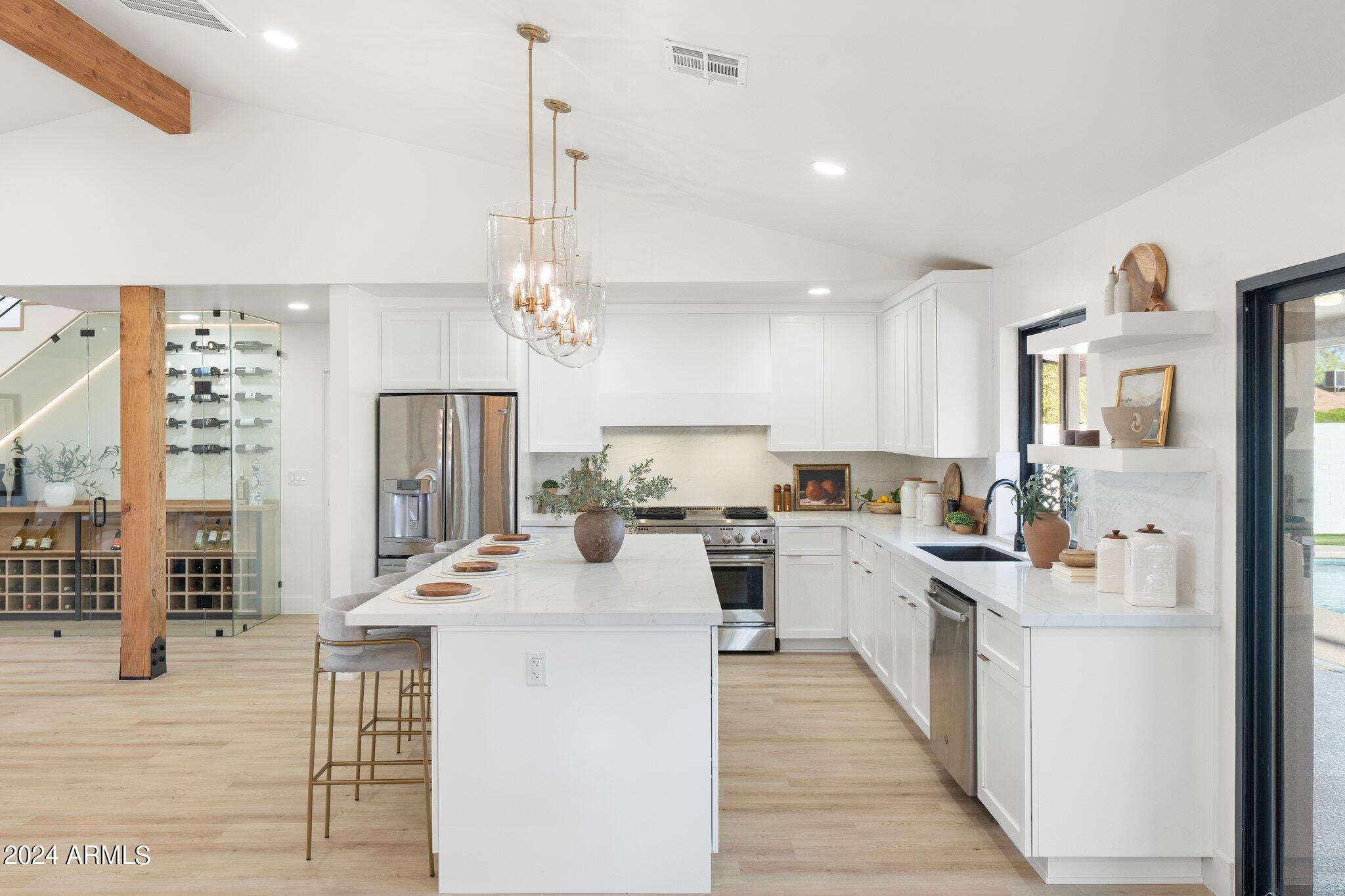 1643 W GRISWOLD Road